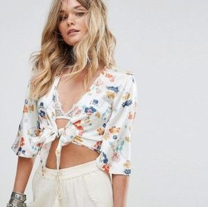 NWT Tularosa tie up floral crop top, kimono sleeve